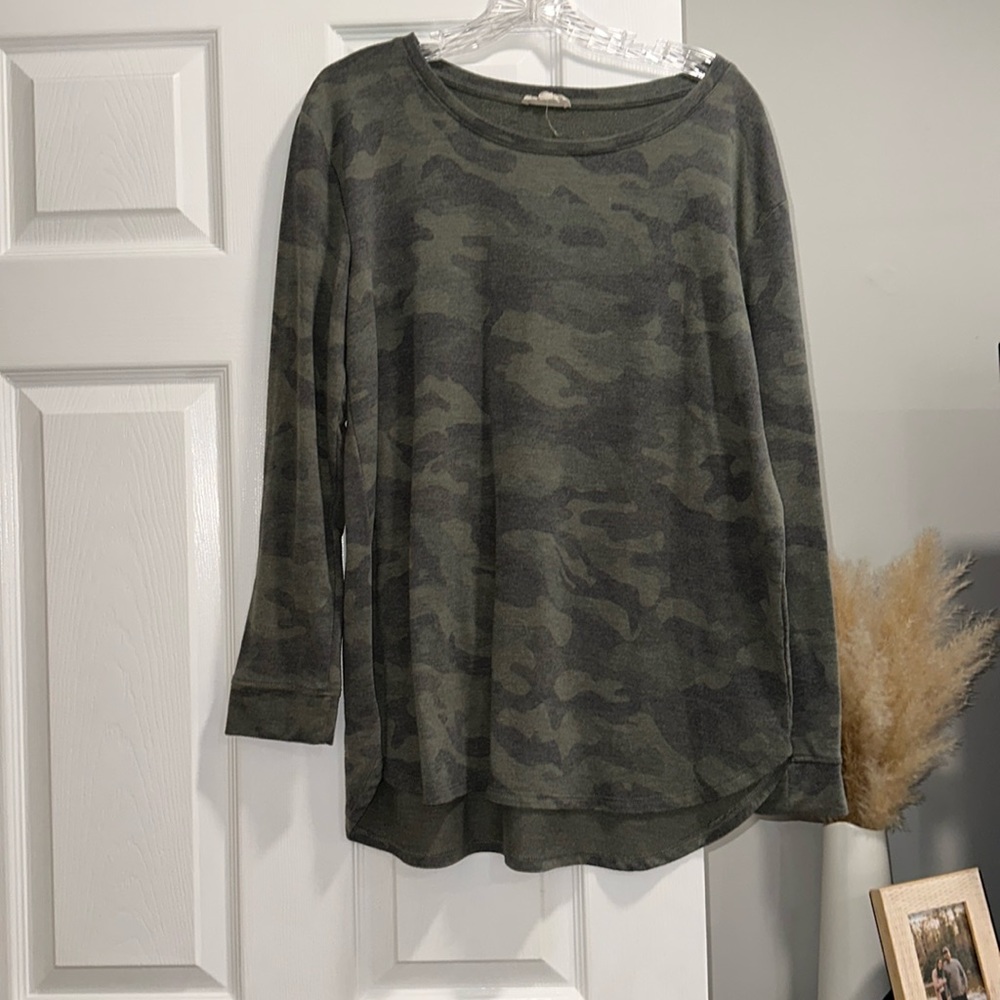 Camo long sleeve tunic tee